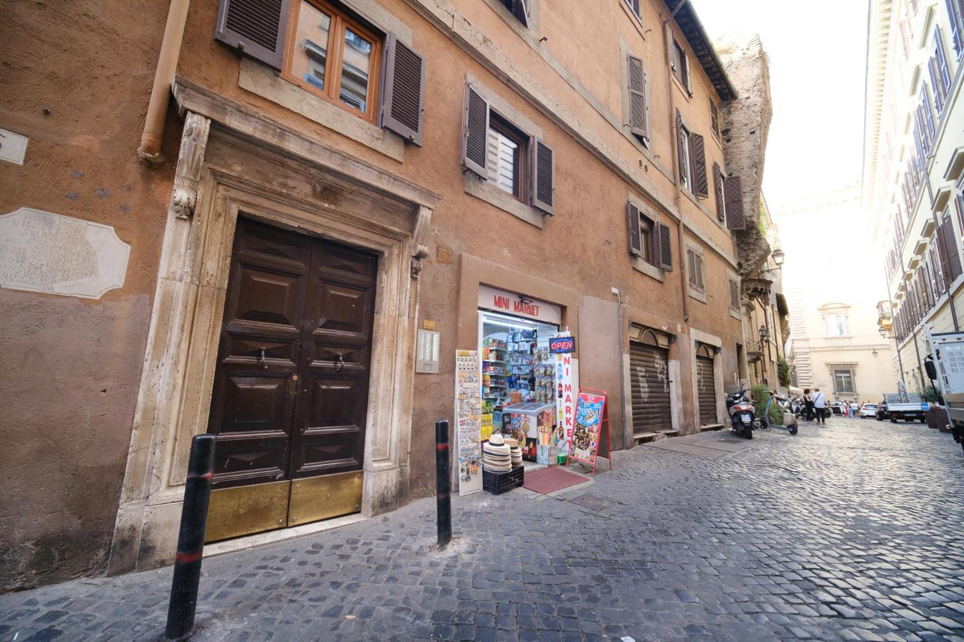 Pantheon'S Arch By Buddyrent Apartment Rome Exterior photo